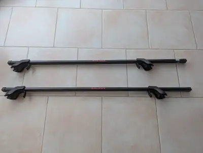 This is a nice car top carrier in great condition. Adjustable. Easy to install on SUV