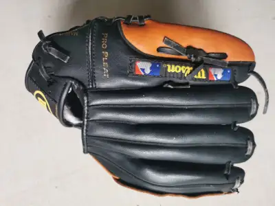 New WILSON Dual Hinge Baseball Glove, 10.75 inches, View more