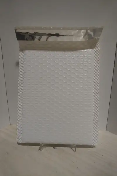 BUBBLE MAILERS! Poly & Kraft - Various Sizes - See Pics, View more