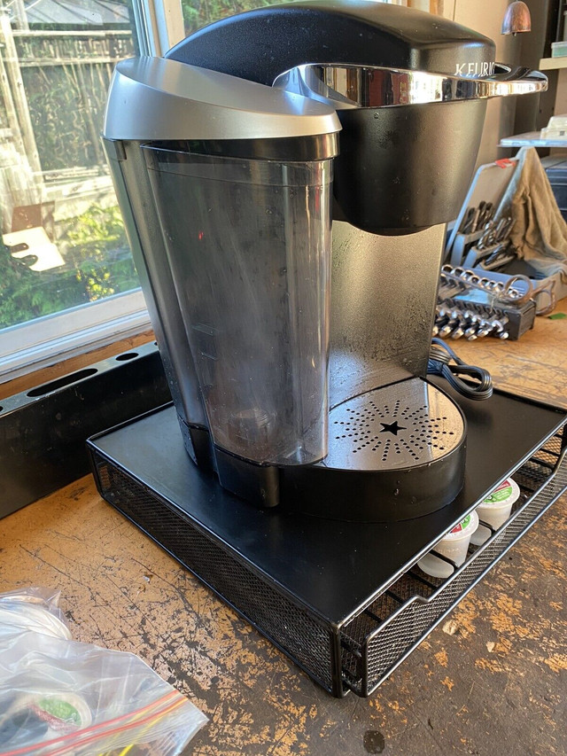 Keurig coffee machine in Coffee Makers in Ottawa - Image 2