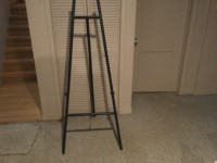 Metal easel/ painting stand