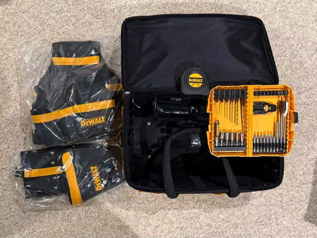 DEWALT CONTRACTOR BAG W/ACC - BRAND NEW!!63008305831299121