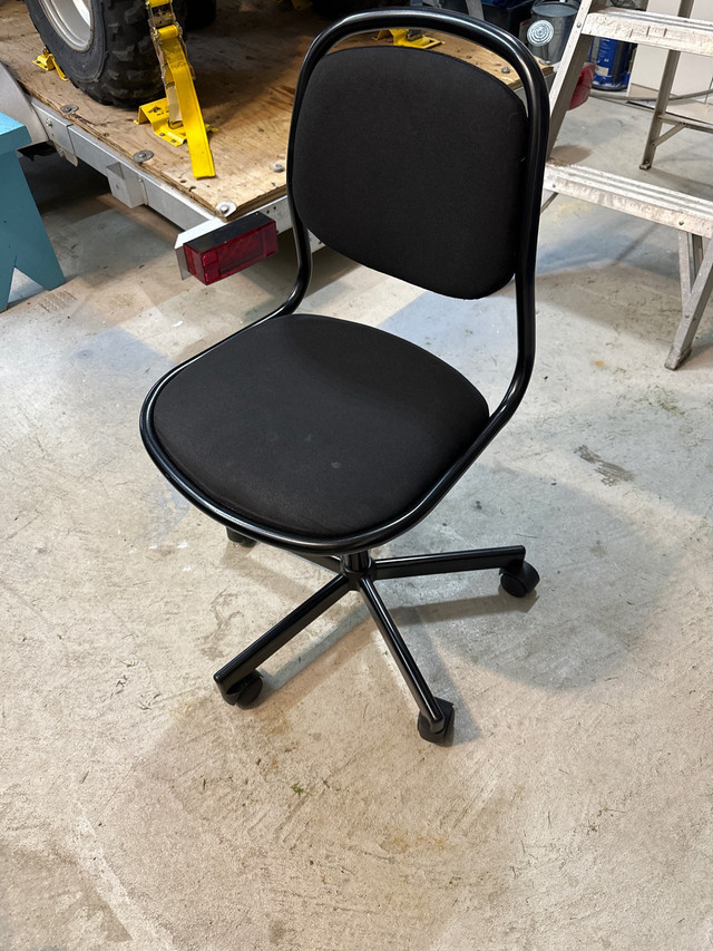 Ikea ÖRFJÄLL Swivel chair Bought $129 selling $15 in Chairs & Recliners in Mississauga / Peel Region - Image 2