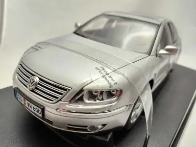 VW Volkswagen Phaeton Silver Metallic 1:18 Diecast Autoart Rare, View more
