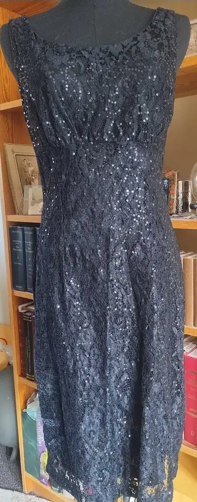 Black sleeveless lacy dress - size M, View more