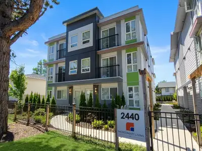 AVAILABLE OCT 1ST/2026 Located close to UVIC / Camosun College , on bus route and easy cycling. This...