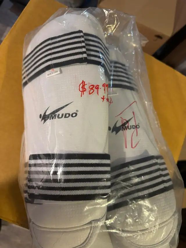 Shin and foot guard BRAND NEW63735880460163121