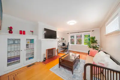 Bright 4-Bed Fully Furnished Upper Suite | Steps to UBC & Dunbar