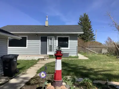 ROOM FOR RENT! BOWDEN!,