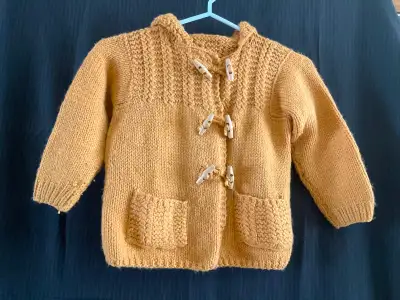 Girls (7/8) Hand Knit  Hooded Cardigan VTG, View more