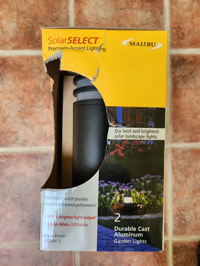 Premium Solar LED GARDEN LANDSCAPE LIGHTS - Brand New in Outdoor Lighting in Kingston - Image 3