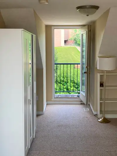 Room available & ready to move in. Only suitable for one individual (i.e. no sharing, no couples). L...