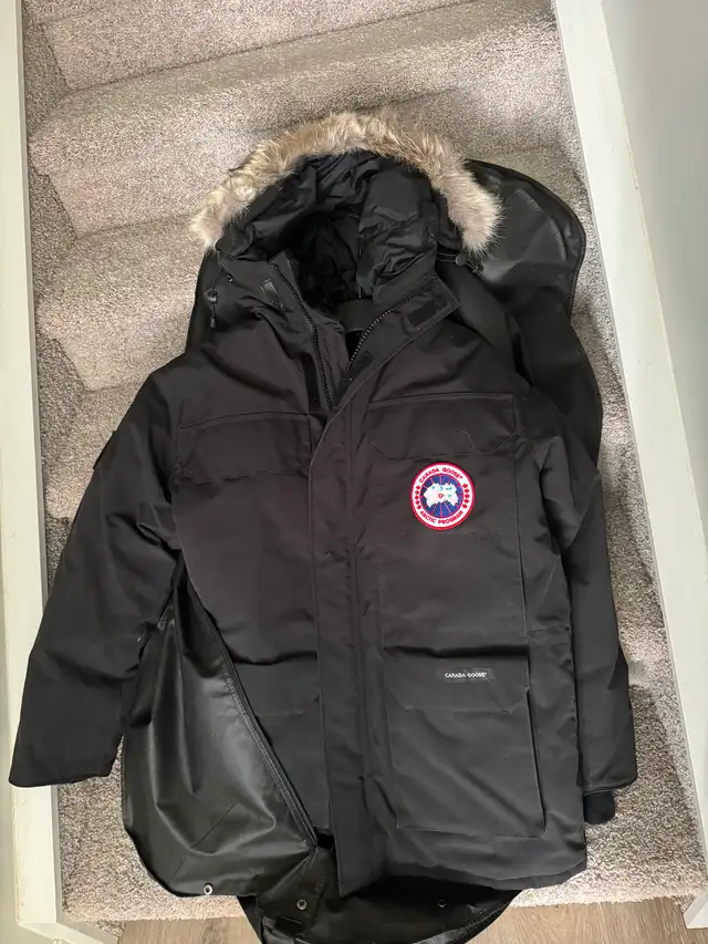 Men’s XS Canada Goose Expedition Parka Black with Fur in Men's in Calgary - Image 2