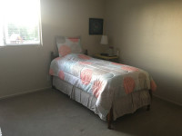 $250 Weekly / $600 Monthly Quiet Rooms Downtown 780 880 2428