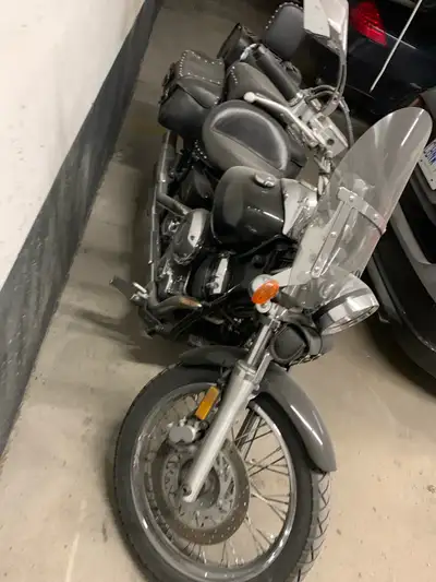 2001 Yamaha vstar 650, new tires at the end of last season, new oil, new battery, bike has always be...