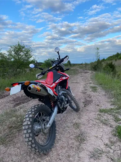 Selling my well-maintained 2017 Honda CRF250L Rally – a reliable dual-sport that’s perfect for both...