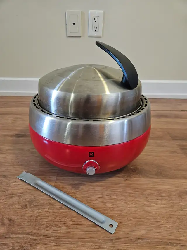 Ricardo Portable BBQ - Red in BBQs & Outdoor Cooking in City of Toronto - Image 3