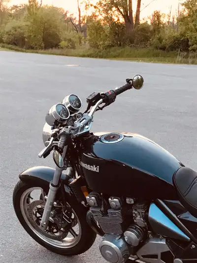 Classic sport/touring machine. 1992 Kawasaki Zephyr 550. Unique and sexy. Been in climate controlled...