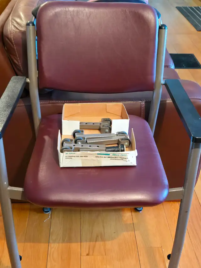 Fauteuil médical, utilité LPA U-120-C1 in Health & Special Needs in Trois-Rivières - Image 3