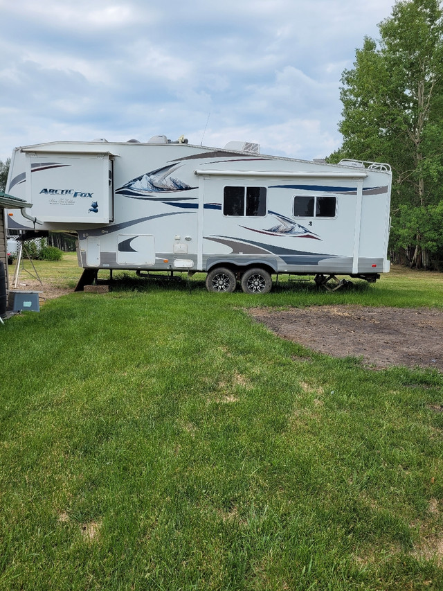 2011 Arctic Fox Silver Fox Edition | RVs & Motorhomes | Edmonton | Kijiji