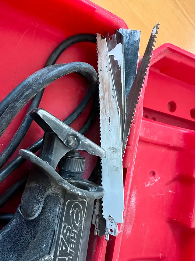 Milwaukee Tool 12 Amp SAWZALL Reciprocating Saw with Case in Power Tools in City of Toronto - Image 7