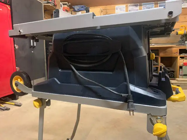 10 inch Mastercraft Table Saw In Excellent Condition in Power Tools in Red Deer - Image 4