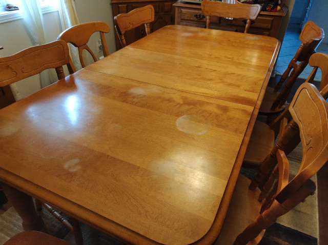 Oak Wood Dining Table and Chairs in Dining Tables & Sets in Ottawa - Image 3
