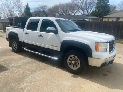2010 GMC Sierra, Clean Tidy little welding rig. 4.8L V8 engine, good fuel economy, auto 4x4, 270k, R...