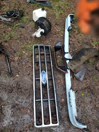 Mid 80's F250 parts lot All kinds of parts, as pictured... e.g. good battery boxes for diesel, whole...