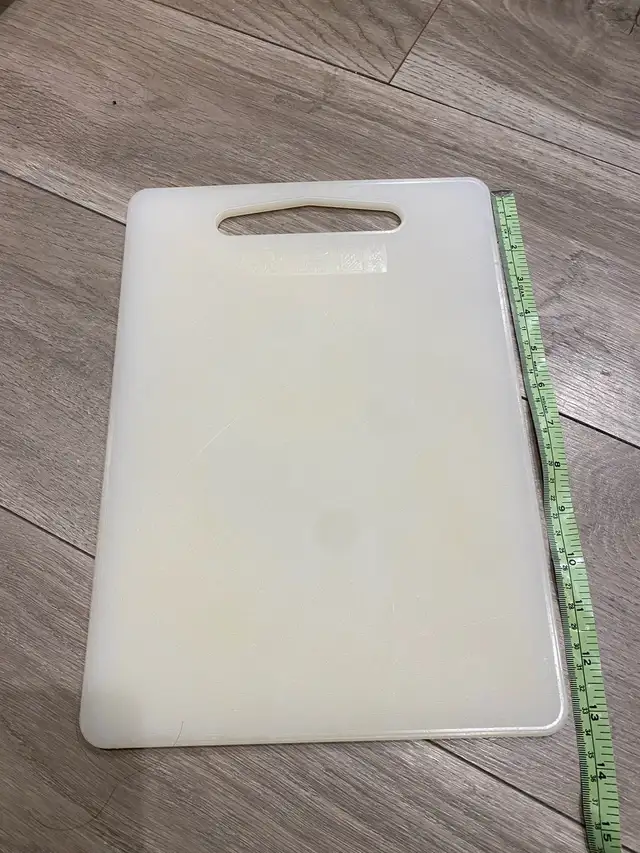 Plastic Cutting Board in Kitchen & Dining Wares in Calgary - Image 4