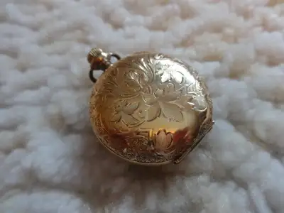 Waltham pocket watch - movement serial number 17268604 This is a 7 jewel - size 0s Model 1907 Very a...