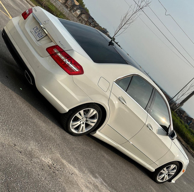 Mercedes E350 Sedan Low KM No Accidents in Cars & Trucks in Oshawa / Durham Region - Image 3