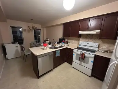 Accommodations available for 2 boys or girls available from 1st Feb 2026 Hurontario st & county cour...