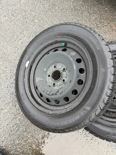 Michelin original tires comes with steel rims Winter tires Used less than 10000km Size 215/55/R16