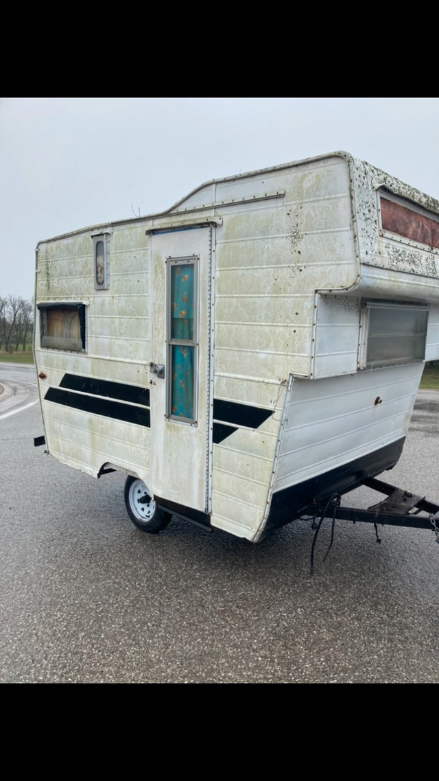 10 small lightweight retro camper trailers travel bunkie office  in Park Models in Barrie - Image 4