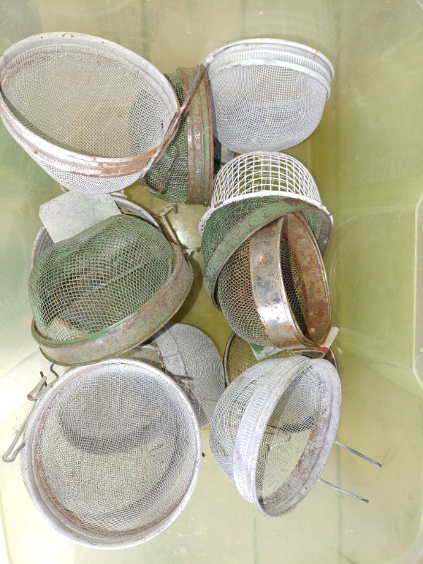 20 nids métal plastic canaris/ serins/ pinsons * 20 canary nests dans Oiseaux à adopter  à Ville de Montréal - Image 3
