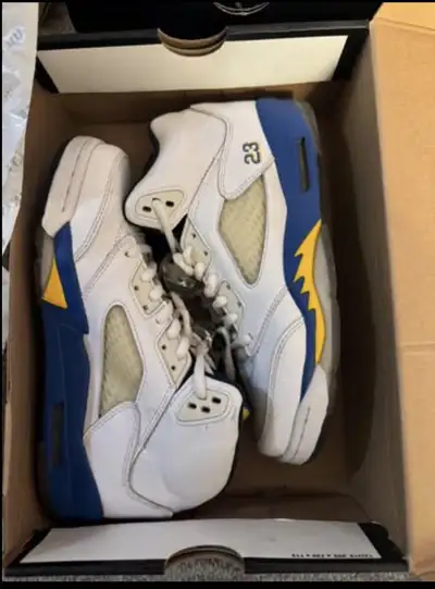 Air Jordan shoes for salee !! Men and womens, View more