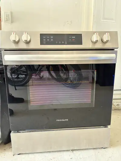 rigidaire 30” Electric Range – Like New Condition, View more