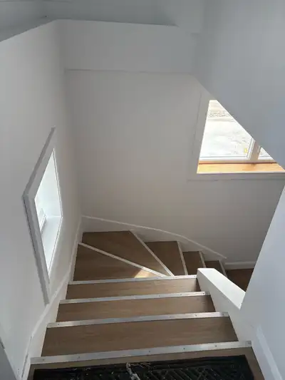 Disponible le 1er avril 2026 – Chicoutimi Beau logement 4 ½ fraîchement rénové situé sur la rue Sain...
