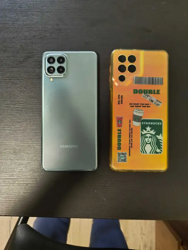 Samsung Smartphone in Cell Phones in City of Halifax - Image 3
