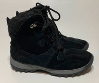 Womens Warm Winter Boots ~ Size 7 - Dr. Scholls