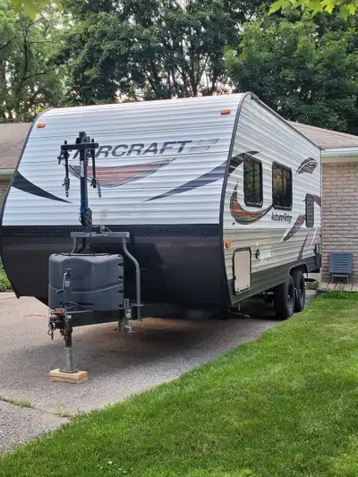 Great condition, very well maintained 2018 20ft travel trailer. It has been a very good trailer sinc...