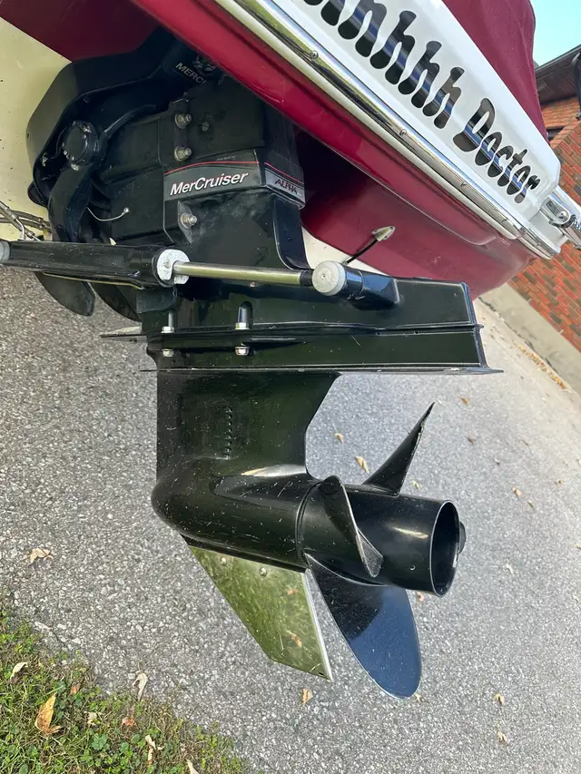 2012 Chaparral H2O Sport Ski Boat in Powerboats & Motorboats in London - Image 5