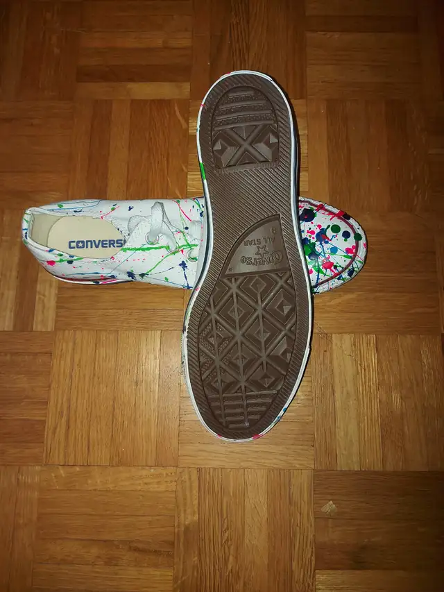 All Star Converse Splatter Shoes in Women's - Shoes in Markham / York Region - Image 4
