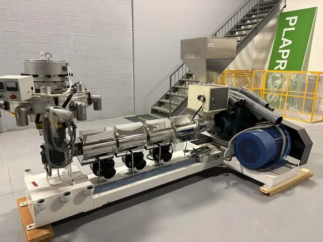 Silstar GBDR-1000 Interleaf S-Type Garbage Bag Making Machine NE