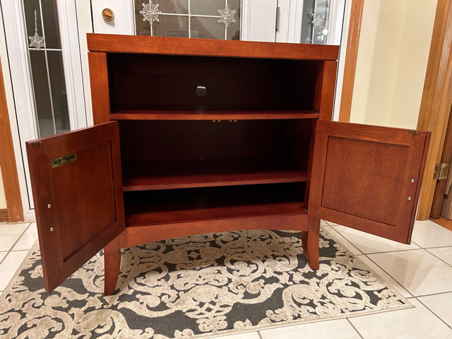 Accent cabinet, console table in Bookcases & Shelving Units in Kitchener / Waterloo - Image 2