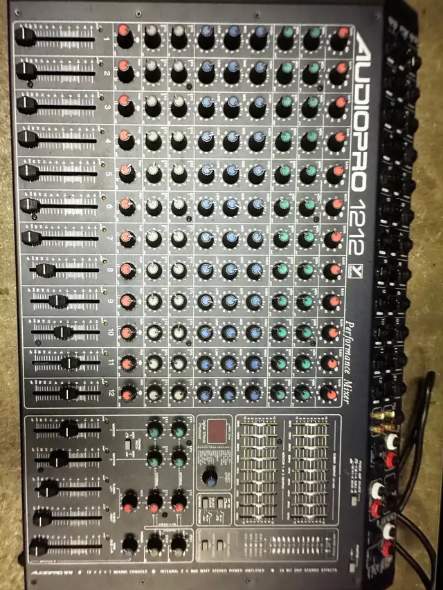 Sound board mixer, amp, mic, audio mixer in Pro Audio & Recording Equipment in City of Toronto - Image 3