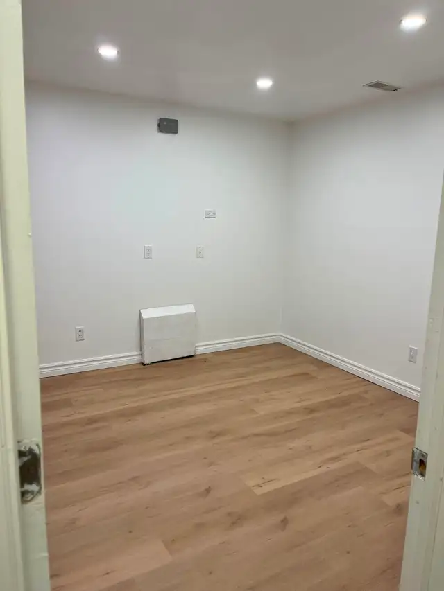 2 bedroom apartment close to UTSC / Centennial College in Long Term Rentals in City of Toronto - Image 5