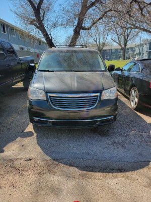 2011 Chrysler Town & Country Black