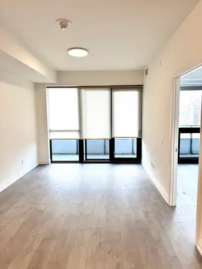 Discover urban living in this well-maintained condo, featuring a modern kitchen and an open-concept...